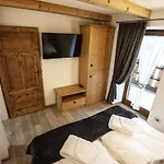 Tobia Chalet *