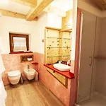 Tobia Chalet *